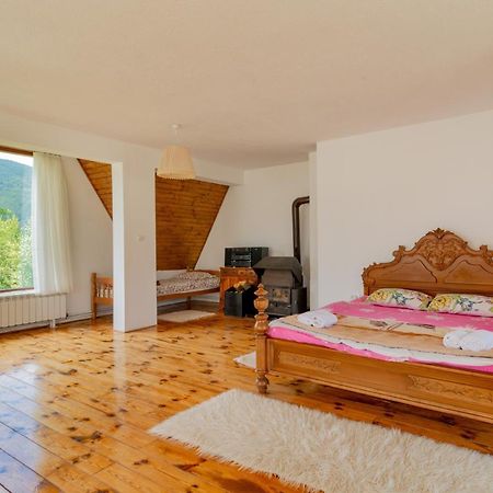 Etno Selo Montenegro Hotell Plužine Exteriör bild