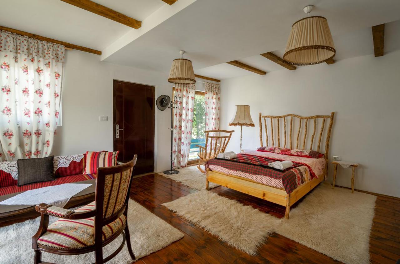 Etno Selo Montenegro Hotell Plužine Exteriör bild
