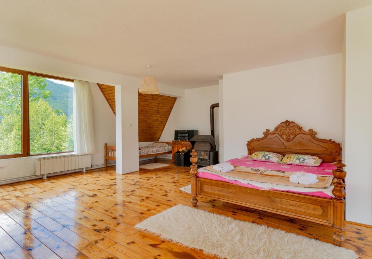 Etno Selo Montenegro Hotell Plužine Exteriör bild